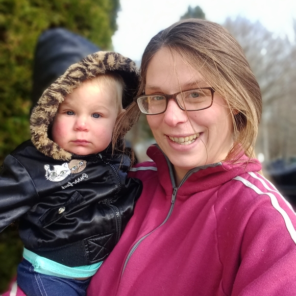 Meet your Posher, Alicia - Picture 2 of 2